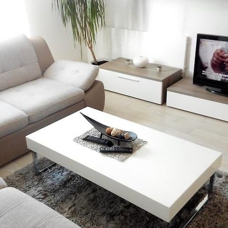 Holiday Home Marsan พูลา ภายนอก รูปภาพ