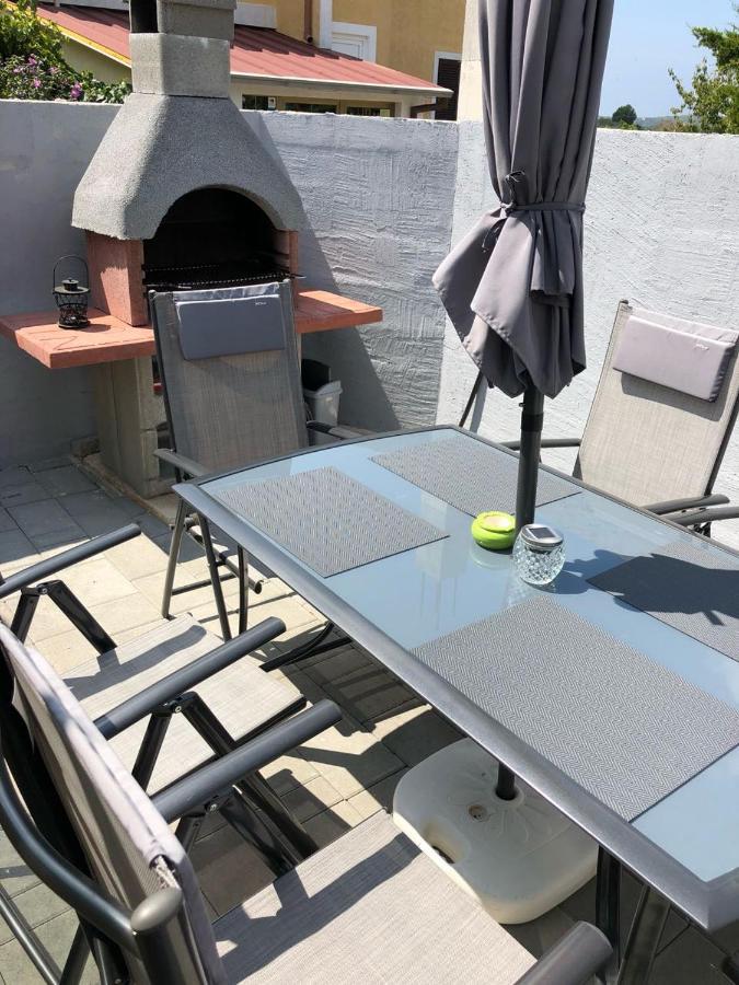 Holiday Home Marsan พูลา ภายนอก รูปภาพ