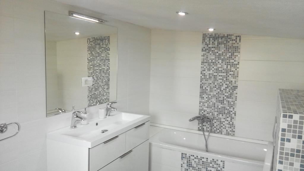 Holiday Home Marsan พูลา ภายนอก รูปภาพ