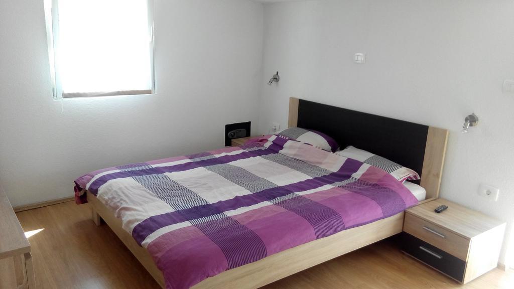 Holiday Home Marsan พูลา ภายนอก รูปภาพ
